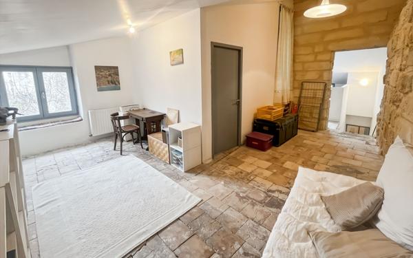 Maison à vendre    6 pièces •  Uzès