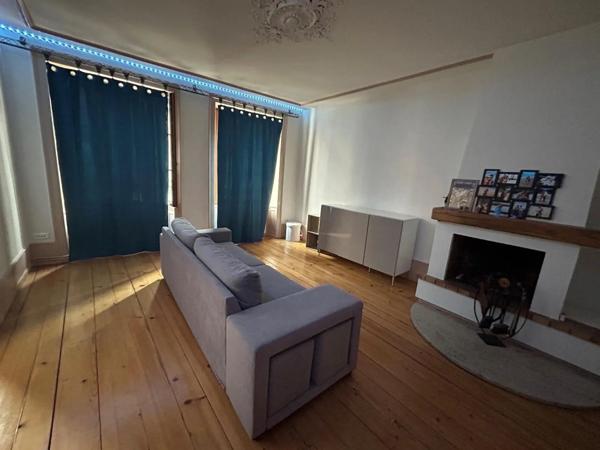 Appartement à louer 2 pièces 76.61m²