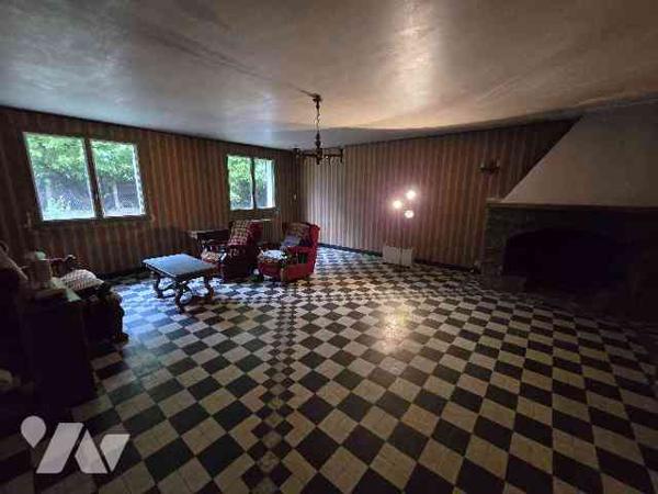 NOE (89320) Maison à rénover 5pièces / 4 chambres