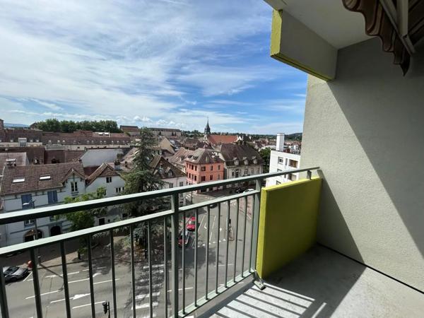 Appartement à louer 5 pièces 94.95m² Montbéliard (25200)