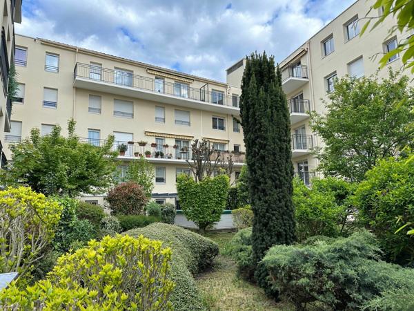 Appartement à vendre    3 pièces •  Le Raincy