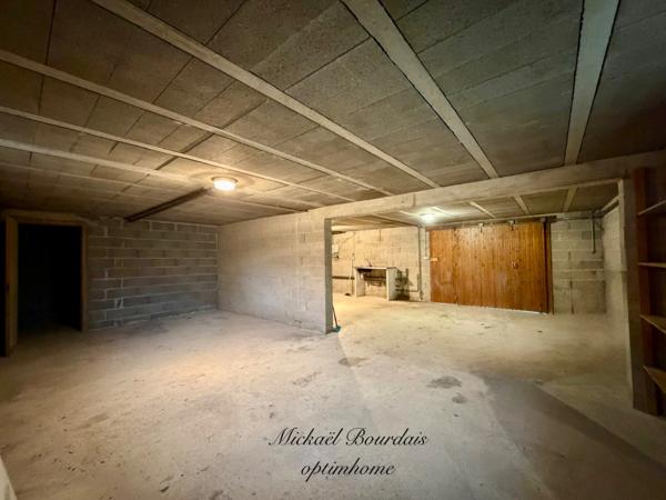 Maison sur sous-sol – 2 chambres – Environnement calme – 1000 m2 de Terrain clos