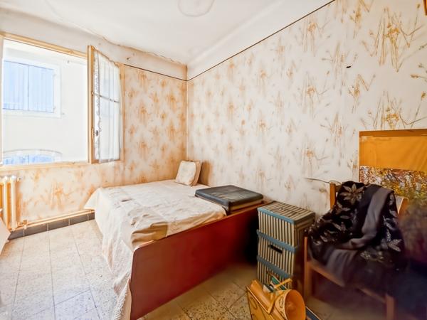 Tarascon (13150) Maison de ville à Tarascon à gros potentiel