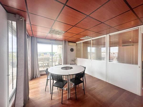 Toulouse – Boulevard d’Atlanta – Bureaux lumineux avec terrasses et 4 stationnements privatifs