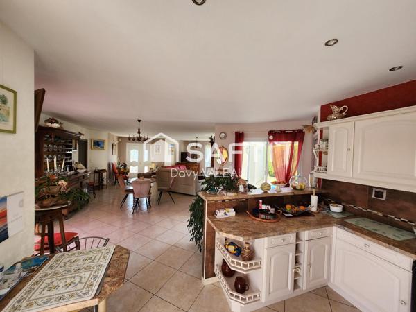 Maison de 188m² sur 980M² de terrain à CHANTONNAY au calme.