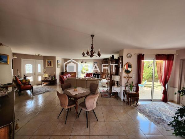 Maison de 188m² sur 980M² de terrain à CHANTONNAY au calme.