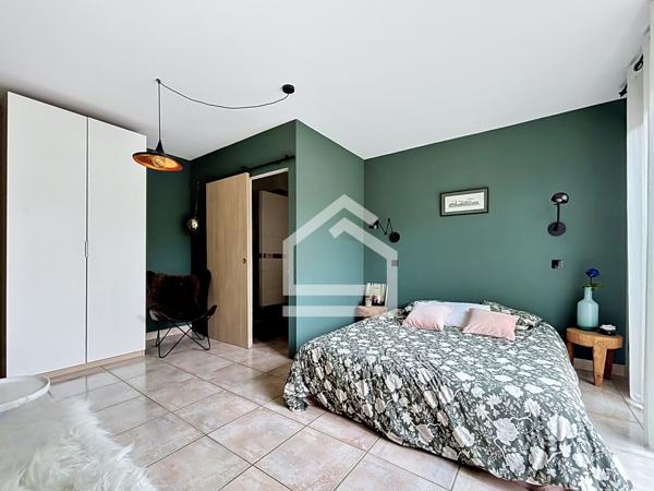 Maison 7 pièce(s) 5 chambre(s) 218 m²