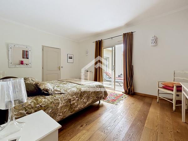 Maison 7 pièce(s) 5 chambre(s) 218 m²