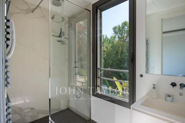 NICE GAIRAUT – VILLA MODERNE – VUE MER PANORAMIQUE – PISCINE