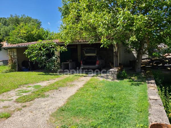 Maison de ville 5 pièces, 3 chambres MATHA (17)