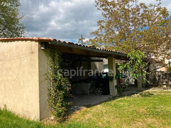 Maison de ville 5 pièces, 3 chambres MATHA (17)