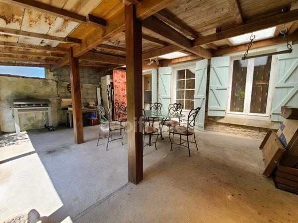 Maison de ville 5 pièces, 3 chambres MATHA (17)