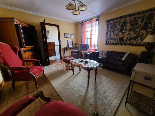 Maison de ville 5 pièces, 3 chambres MATHA (17)