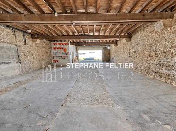 Entrepot / Bureau à Rehabiliter
