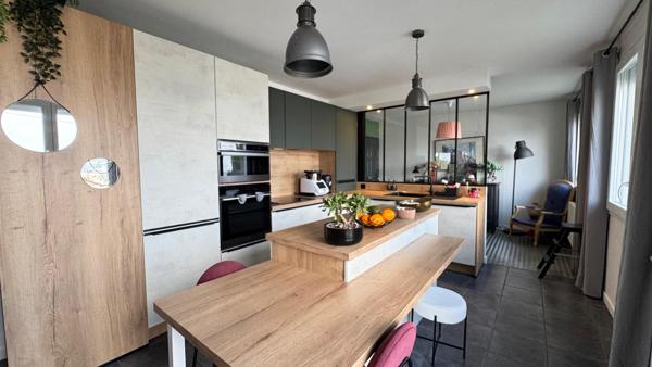 Saint-Étienne (42100) Maison 6 pièces 150m² sur une parcelle de 500m² avec terrasse et jacuzzi quartier jardin des plantes à St Etie