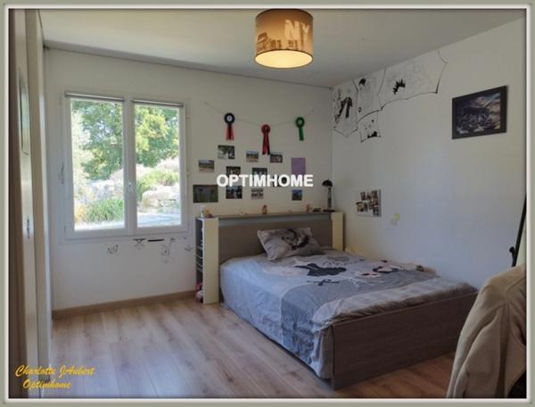 Maison à vendre 7 pièces Proche de BAIGNES SAINTE RADEGONDE (16)