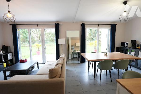 Maison  de plain pied avec 3 chambres, garage et terrain