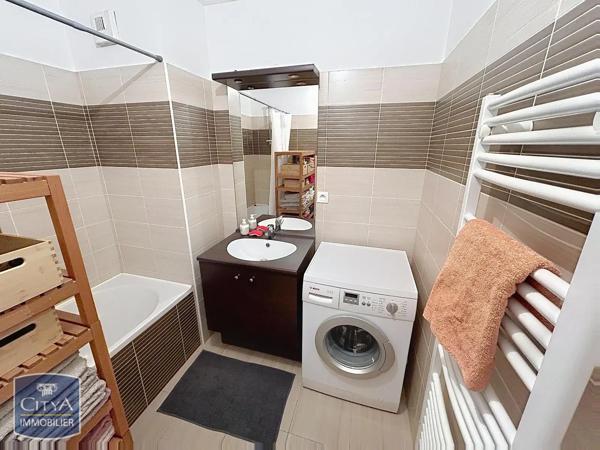 Appartement à louer 3 pièces 62.84m² Auray (56400)