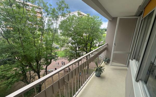 Appartement à vendre    4 pièces • 76,58 m2 Oullins