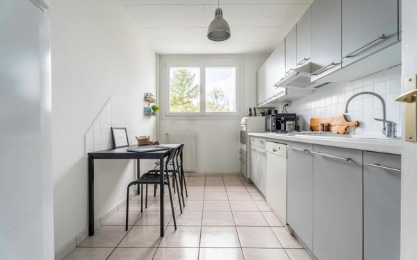 Appartement à vendre    4 pièces • 76,58 m2 Oullins