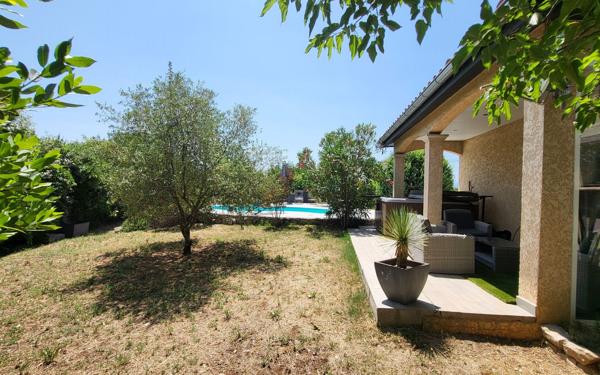 Maison à vendre    6 pièces •  Joyeuse