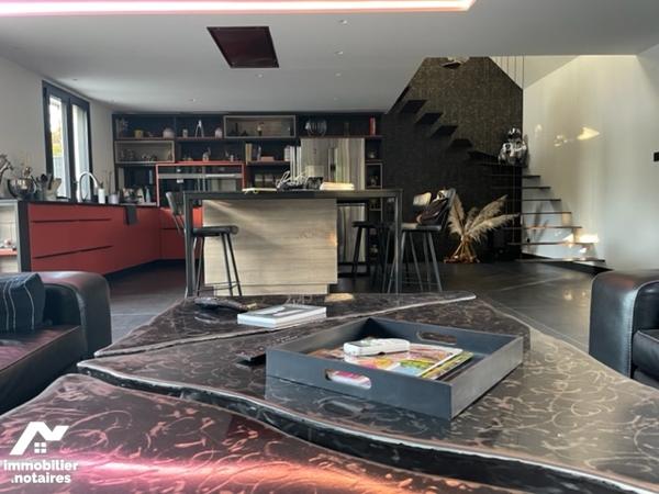 Maison d'habitation T4 (159 m2 - surface habitable)