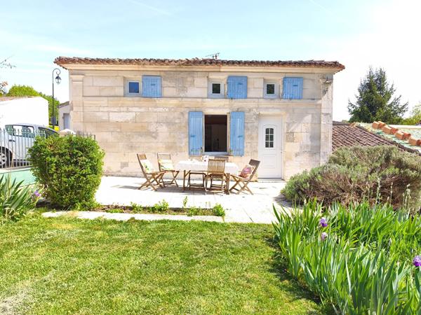 Maison charentaise 10 mn de Saintes