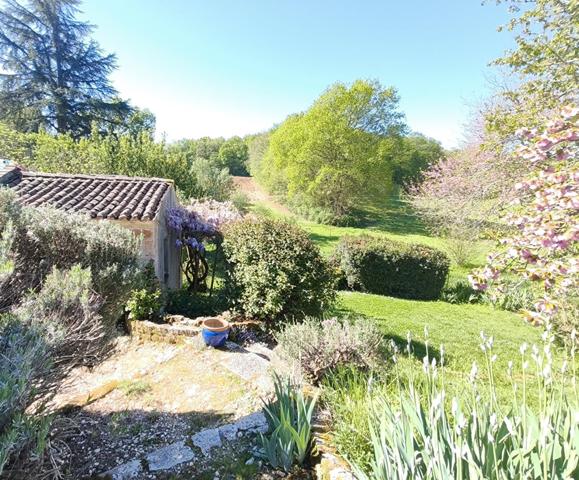 Maison charentaise 10 mn de Saintes