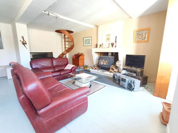 Maison charentaise 10 mn de Saintes