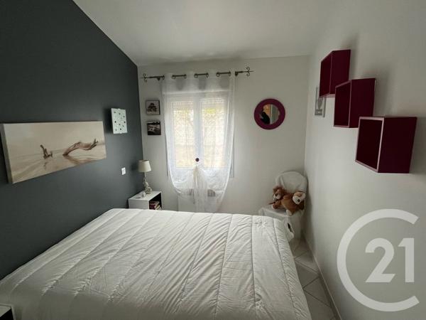 Maison à vendre  4 pièces - 77 m 2   LE CHATEAU D OLERON  - 17