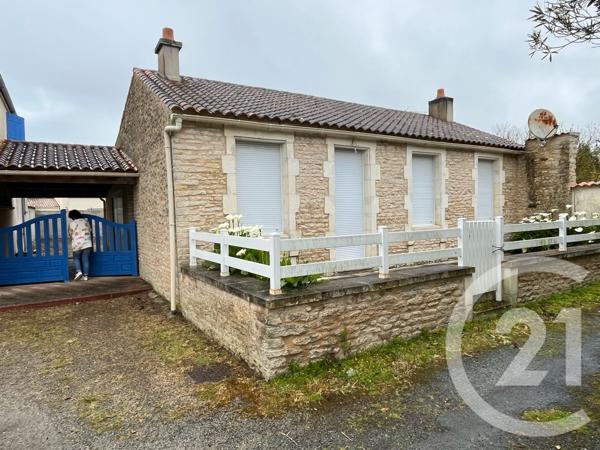 Maison à vendre  4 pièces - 77 m 2   LE CHATEAU D OLERON  - 17