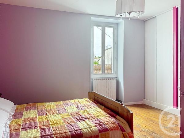 Maison à vendre  5 pièces - 127 m 2   ANGOULEME  - 16