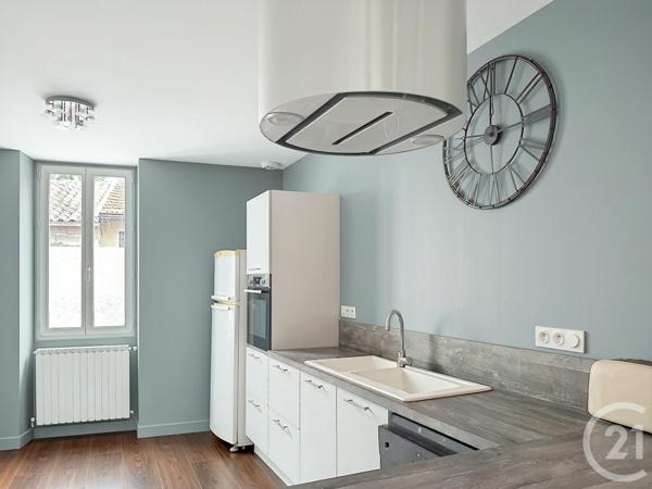 Maison à vendre  5 pièces - 127 m 2   ANGOULEME  - 16