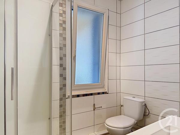 Maison à vendre  5 pièces - 127 m 2   ANGOULEME  - 16