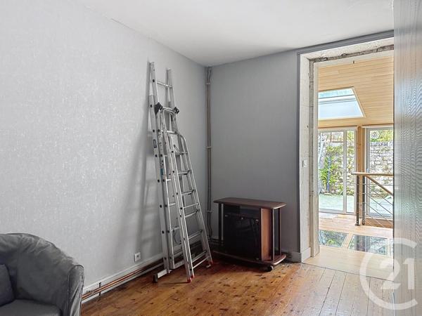 Maison à vendre  5 pièces - 127 m 2   ANGOULEME  - 16