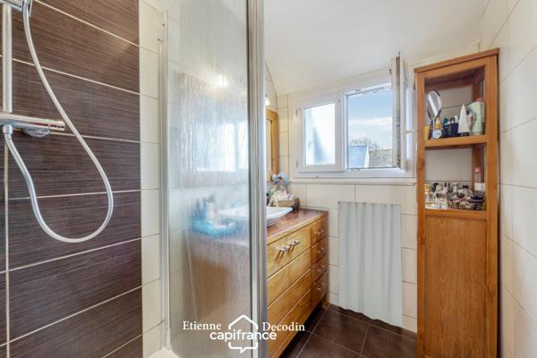 À VENDRE LE RELECQ-KERHUON (29480) - MAISON F5 - 95 M² HABITABLES - TERRAIN 272 M² - 4 CHAMBRES - GARAGE