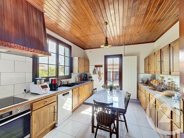Maison à vendre  7 pièces - 205,68 m 2   GUJAN MESTRAS  - 33
