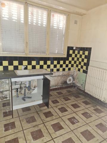 Maison avec travaux à vendre à BESSE SUR BRAYE (72)