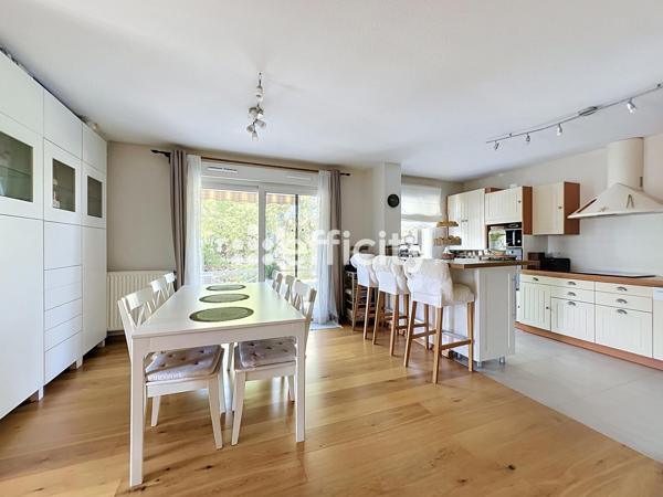 Appartement
         4 pièces
        - 127 m² Bien prestige 524 000 € *