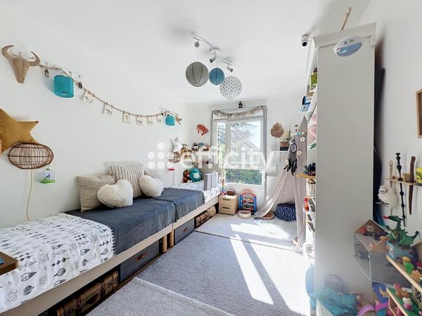 Appartement
         4 pièces
        - 127 m² Bien prestige 524 000 € *