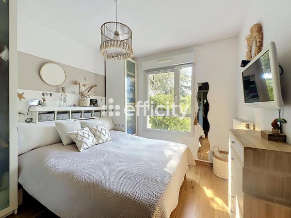 Appartement
         4 pièces
        - 127 m² Bien prestige 524 000 € *