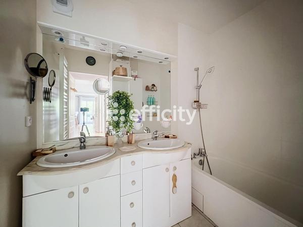 Appartement
         4 pièces
        - 127 m² Bien prestige 524 000 € *