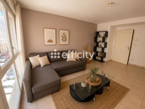 Appartement
         2 pièces
        - 44 m² Exclusivité 230 000 € *