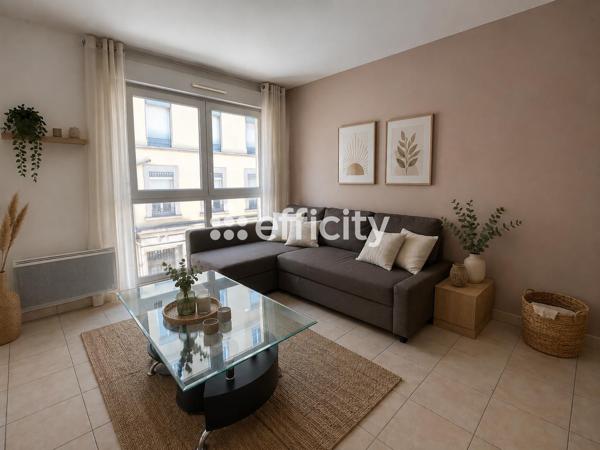 Appartement
         2 pièces
        - 44 m² Exclusivité 230 000 € *