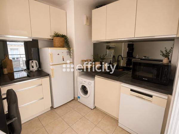 Appartement
         2 pièces
        - 44 m² Exclusivité 230 000 € *