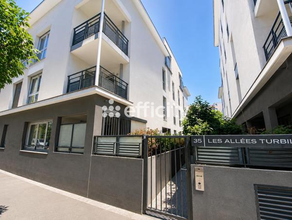 Appartement
         2 pièces
        - 44 m² Exclusivité 230 000 € *