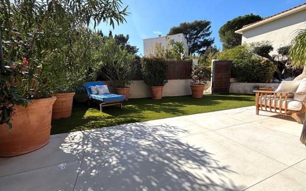 Appartement à vendre    4 pièces • 102 m2 Sanary-sur-Mer