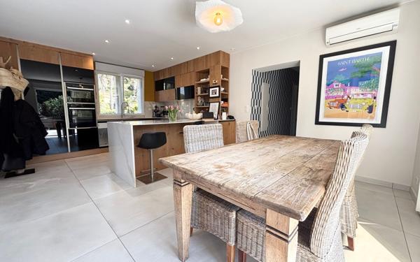 Appartement à vendre    4 pièces • 102 m2 Sanary-sur-Mer