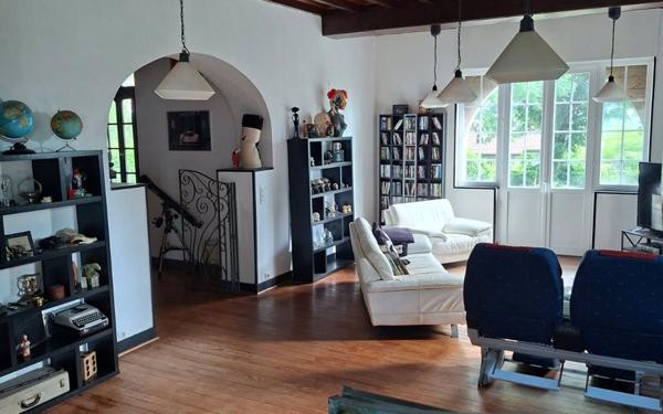 Maison à vendre    13 pièces •  Montfort-en-Chalosse