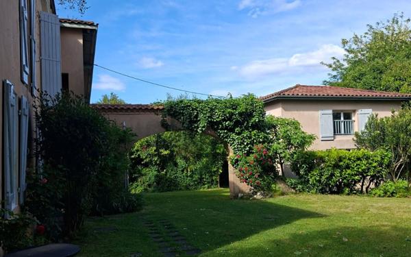 Maison à vendre    13 pièces •  Montfort-en-Chalosse